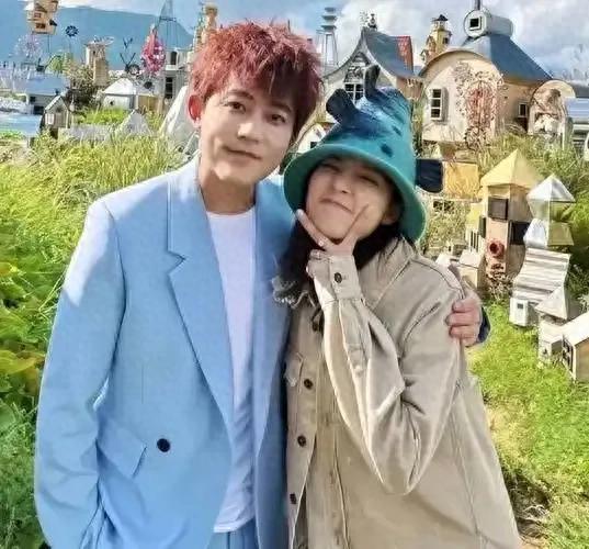 南宫NG28-苏醒北京大平层豪气一家四口衣帽间五六十平老婆请专人帮打理